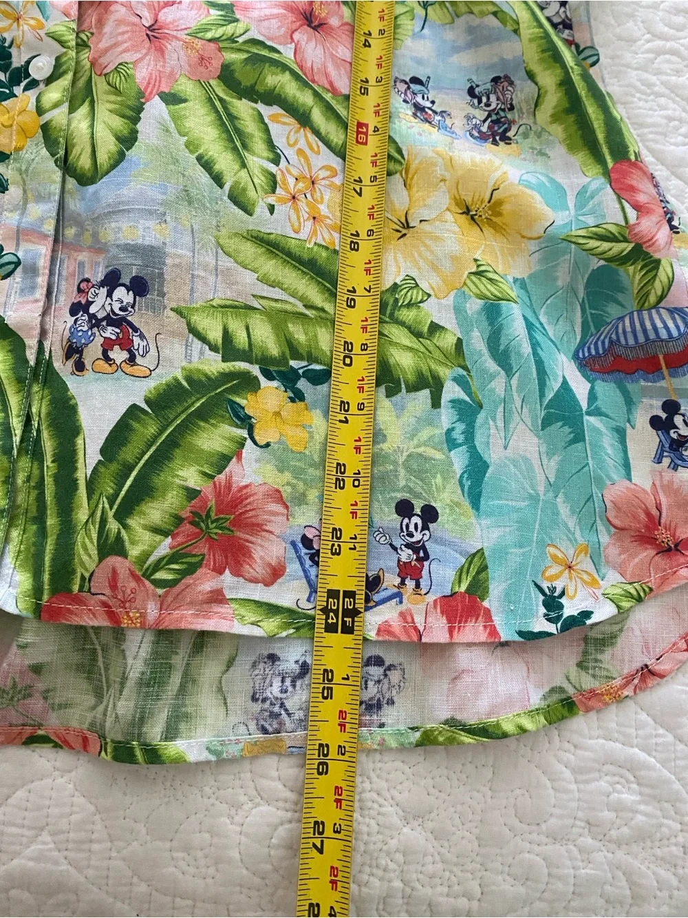Women’s Disney x Tommy Bahama collaboration linen camp shirt w/ Mickey & Minnie - Picture 9 of 12